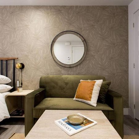 Palms Little Italy Studio With Full Bathroom By Denstays มอนทรีอัล ภายนอก รูปภาพ