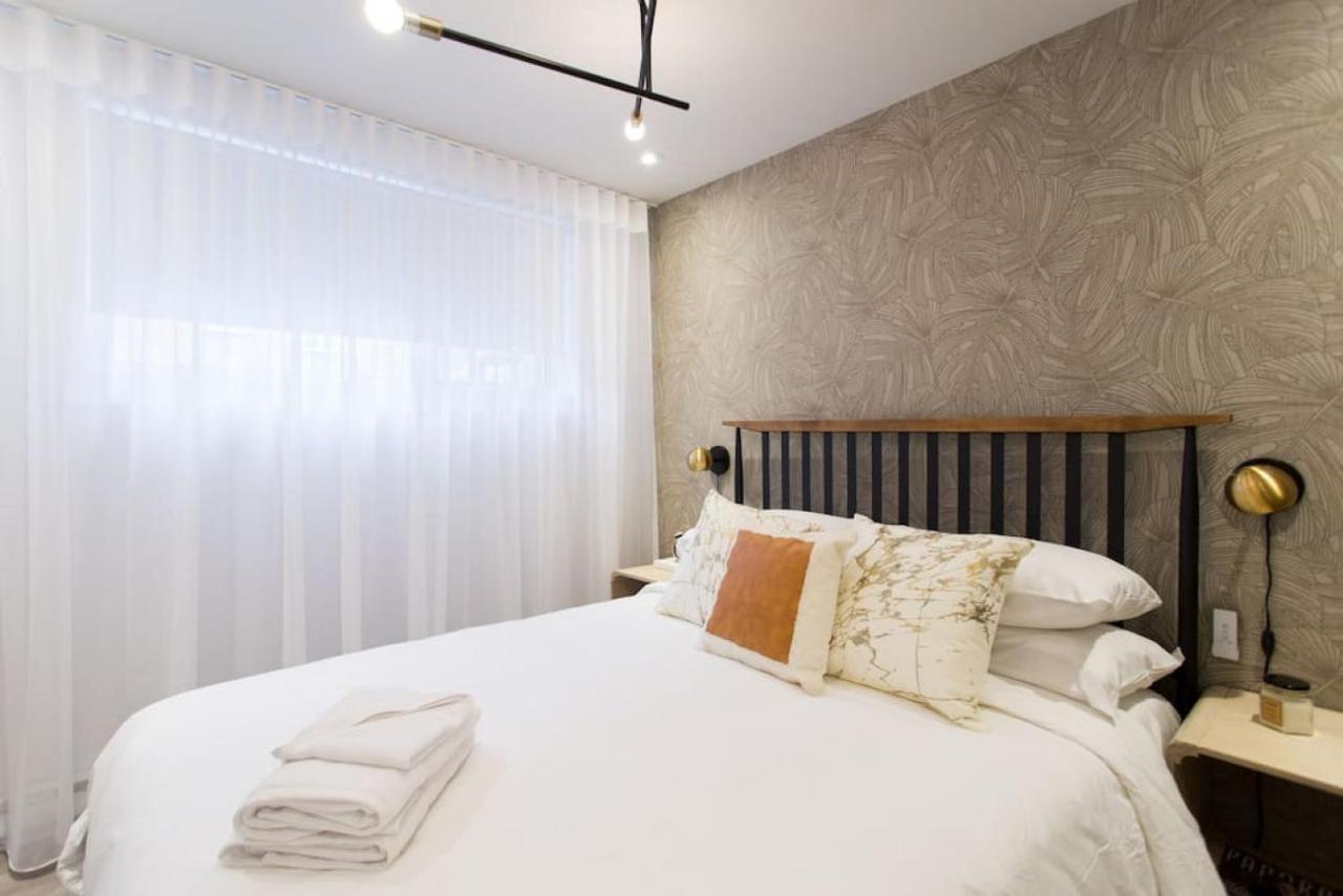 Palms Little Italy Studio With Full Bathroom By Denstays มอนทรีอัล ภายนอก รูปภาพ