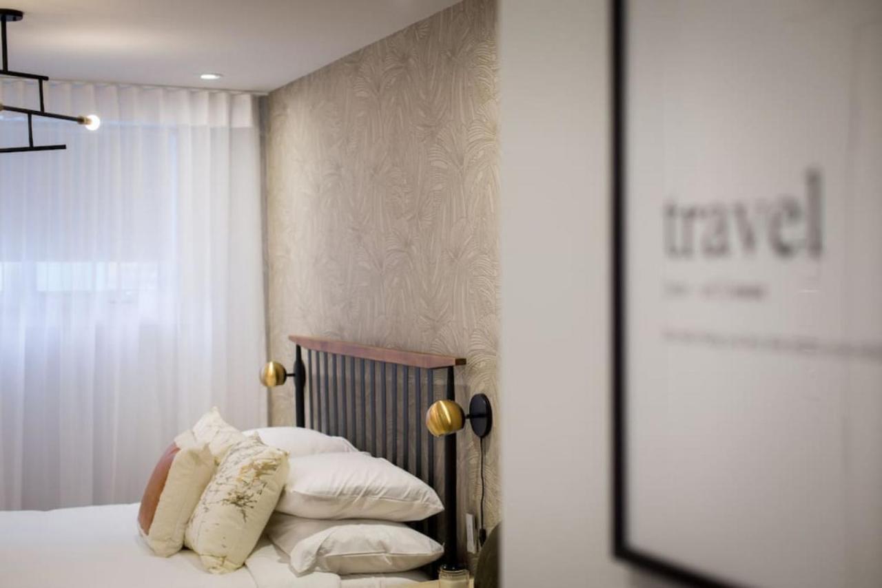 Palms Little Italy Studio With Full Bathroom By Denstays มอนทรีอัล ภายนอก รูปภาพ